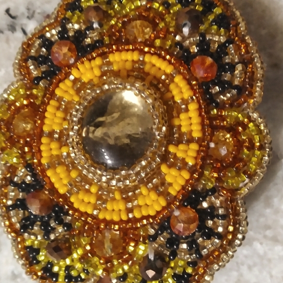 Hair piece to put your hair up, beautiful design.. BNWOT - Picture 2 of 5